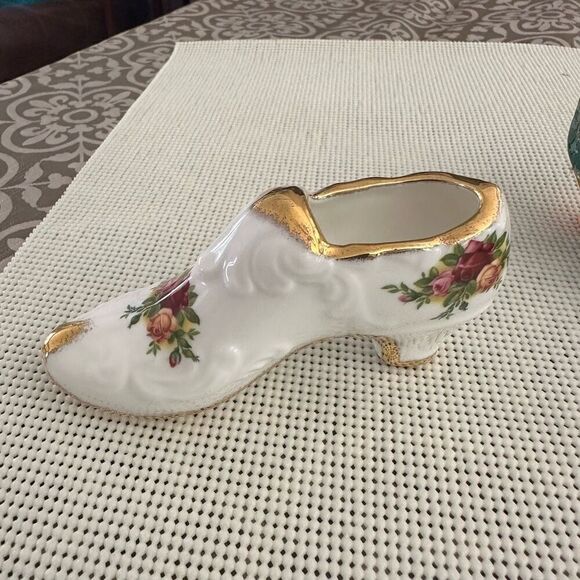Three Piece Lot‎ Miniature Shoe Decorative Ornaments Collectible w/ Royal Albert - Picture 5 of 9